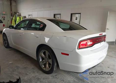 2013 Dodge Charger R/T Plus z USA, uszkodzony, nr VIN 2C3CDXCT9DH690210